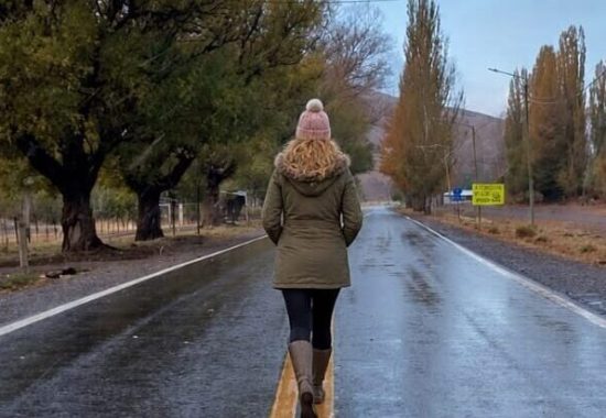 caminando espalda